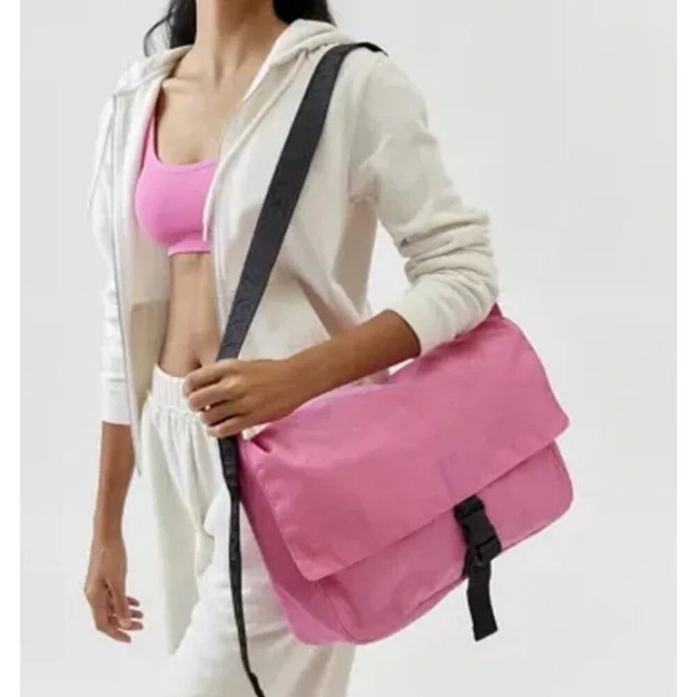 BAGGU Nylon Messenger Bag Pink Black NEW Laptop Sleeve Travel Work Bag